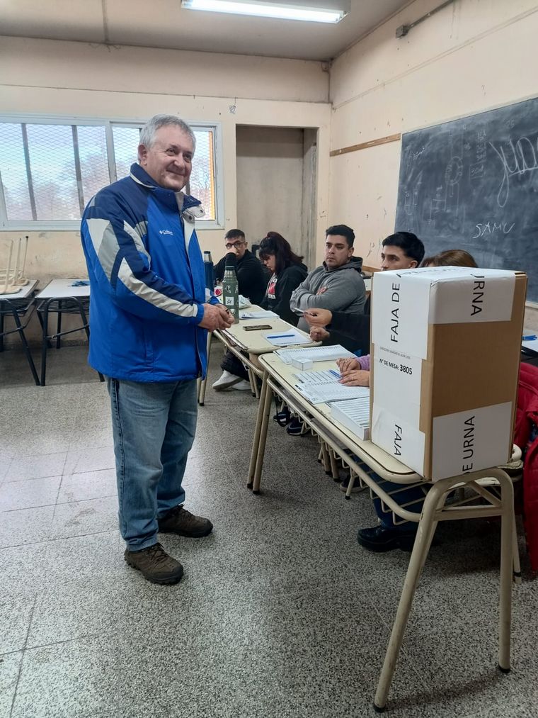Elecciones en Río Cuarto: votó Guillermo Rivas, candidato del oficialismo
