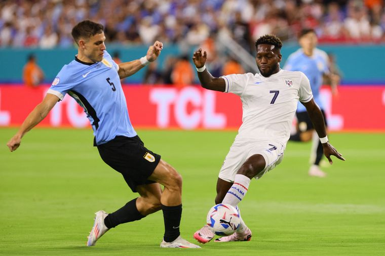 Uruguay se impuso ante Panamá en la primera fecha. 