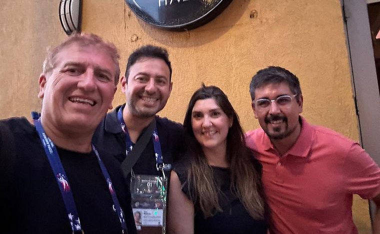 Adriana de La Francia y Juan de Argüello; cordobeses unidos por la radio.