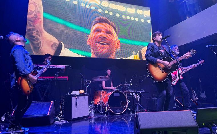 Ciro y Los Persas, anoche en el HK Hall de New York.