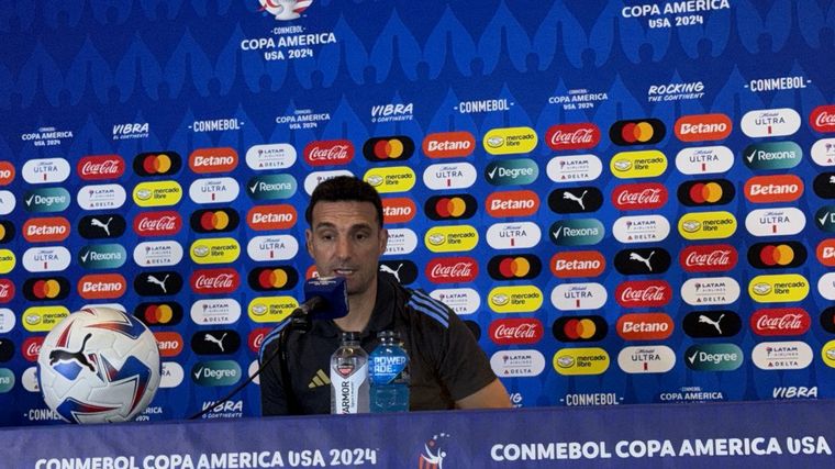Lionel Scaloni en conferencia de prensa tras el triunfo ante Chile. (Foto: Cadena 3)