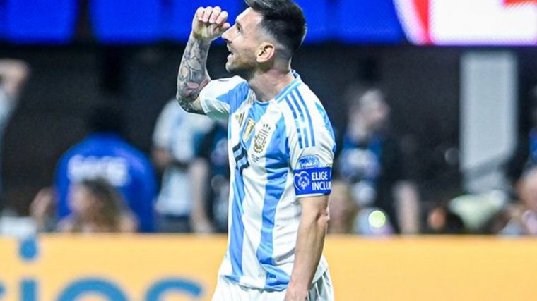 La banda de capitan que se usa en la Copa América (Foto: Conmebol)