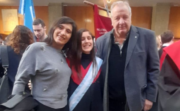 Martina Grión, quedó ciega de niña y hoy es escolta en la Facultad de Derecho