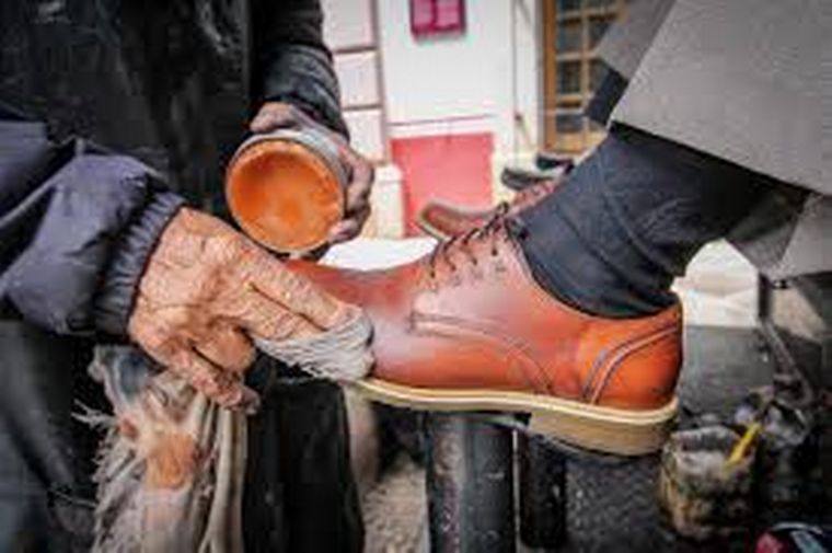 En la peatonal solo quedan 4 oficios (LNZ)