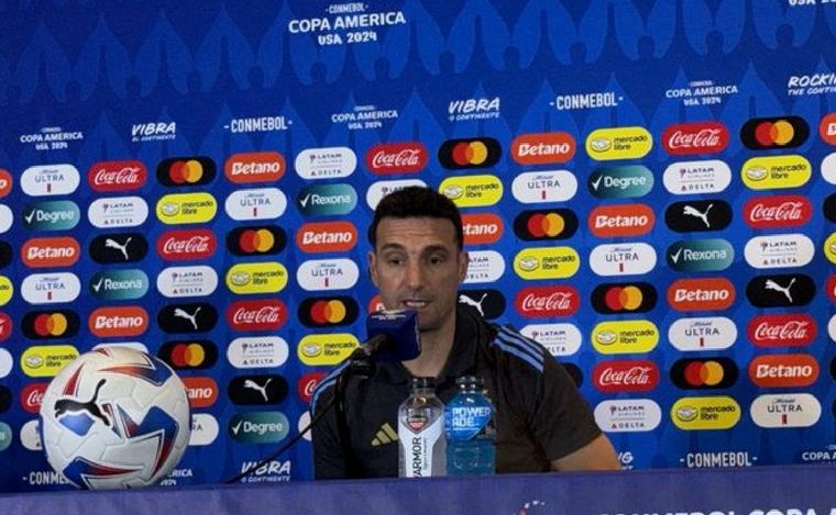 Lionel Scaloni en conferencia de prensa tras el triunfo ante Chile. (Foto: Cadena 3)