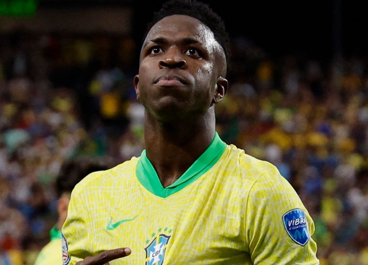 Brasil baila al ritmo de Vinicius y golea a Paraguay