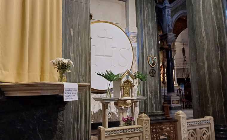 Robaron una estatua de la Virgen de Luján en la Basílica Santa Rosa de Lima.
