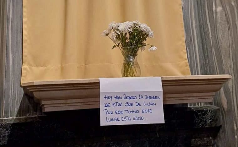 Robaron una estatua de la Virgen de Luján en la Basílica Santa Rosa de Lima.