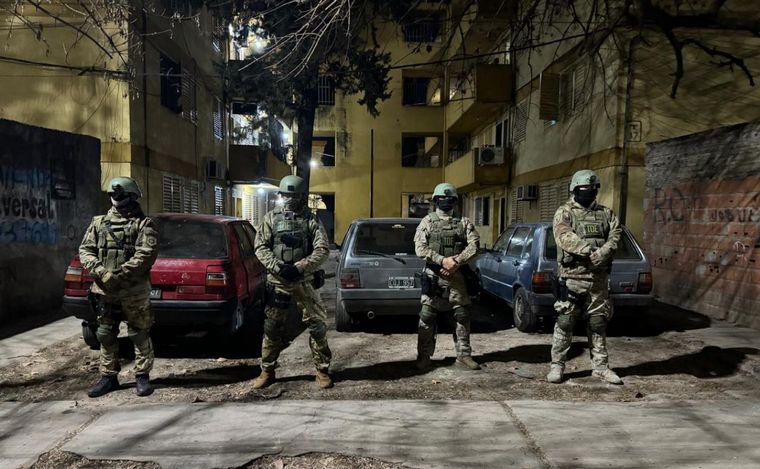 Allanamientos y cinco detenidos por Policía de Santa Fe en el oeste de Rosario.