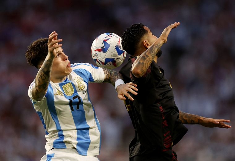 Argentina y Perú se enfrentaron en Miami. (Foto: NA)