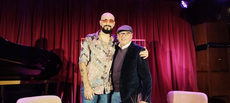 Abel Pintos habló con Orlando Morales en la presentación de su nuevo tema.