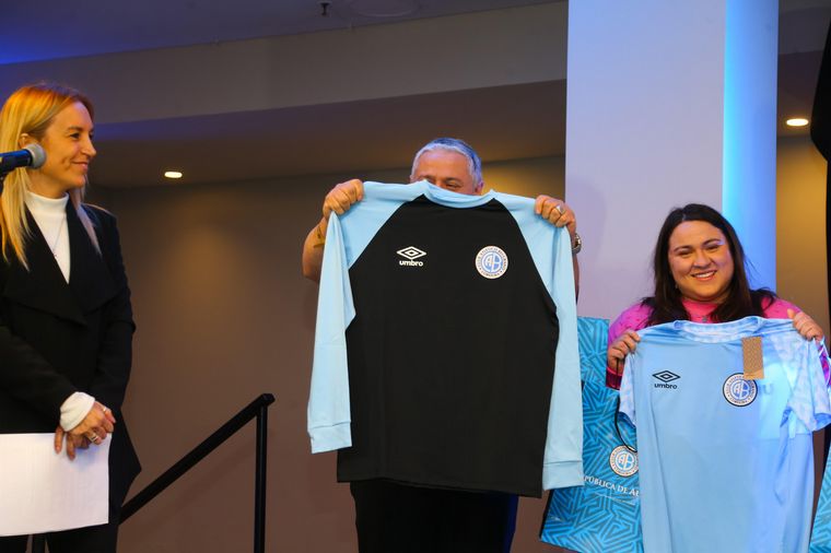 Belgrano anunció a Umbro como sponsor. 