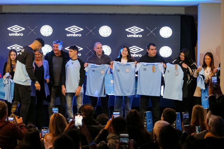 Belgrano anunció a Umbro como sponsor. 