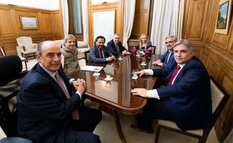 Llaryora se reunió con Francos, Karina Milei y Luis Caputo. (Foto:@GAFrancosOk)