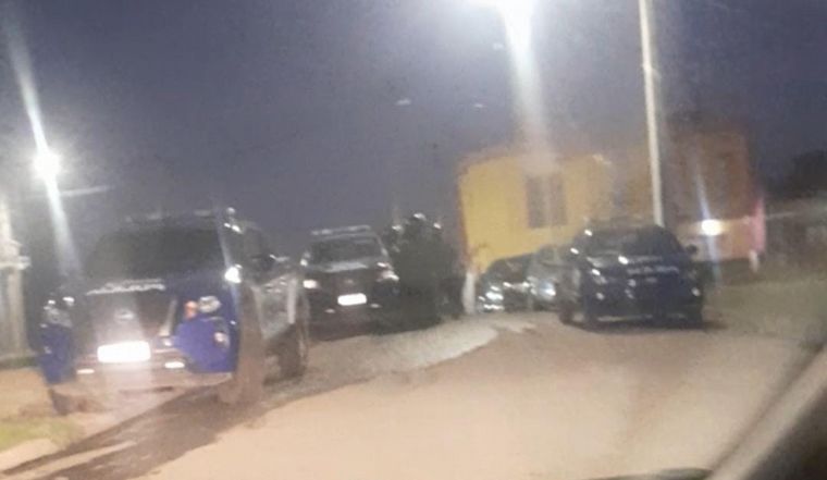 Sangriento enfrentamiento de bandas en barrio Maldonado: un muerto y un herido