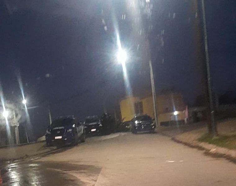 Sangriento enfrentamiento de bandas en barrio Maldonado: un muerto y un herido