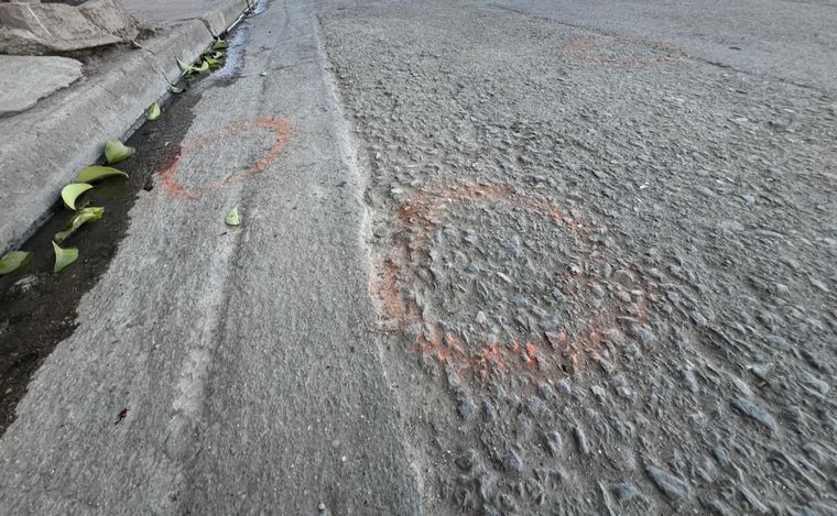 Sangriento enfrentamiento de bandas en barrio Maldonado: un muerto y un herido.