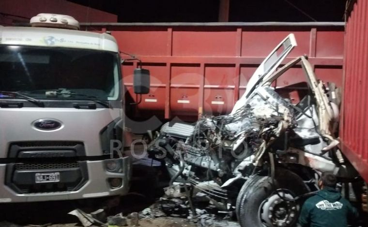 Impresionante accidente en Ricardone: chocaron tres camiones.