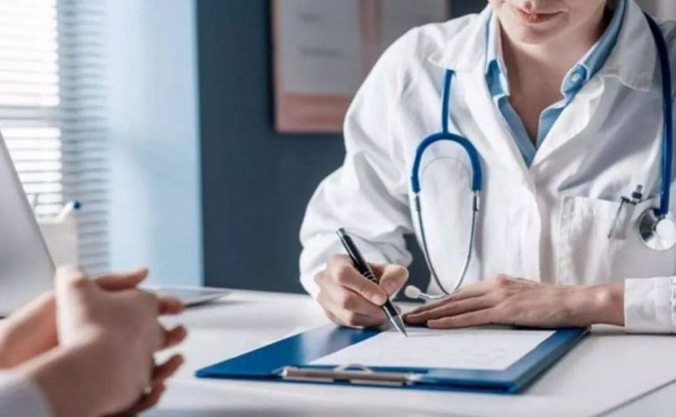 Los médicos reclaman mejores honorarios.