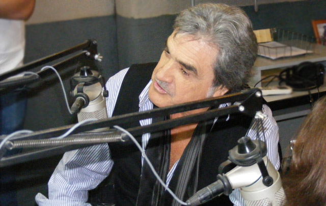 Lito Cruz visitó los estudios de <b>Cadena 3</b>