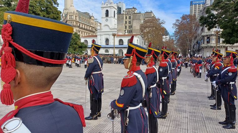 Cambio de guardia en Plaza de Mayo. 