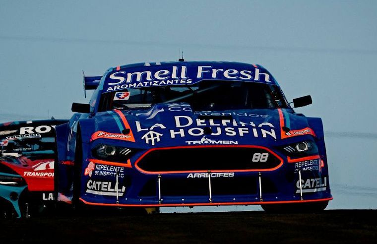 Trosset y su Ford Mustang, dueños totales del sábado en Posadas.