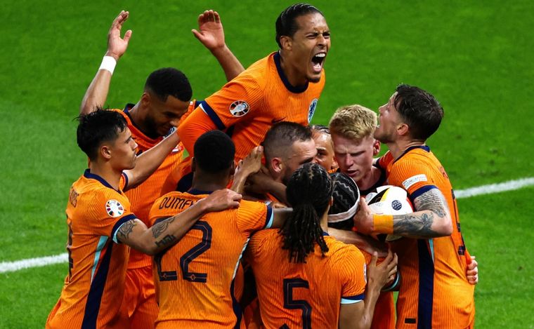 Países Bajos le ganó a Turquía y jugará la semifinal (Foto: @Agencia_Andina).
