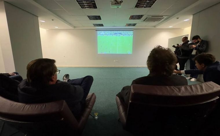 Milei y Bolsonaro vieron la derrota de Brasil juntos.