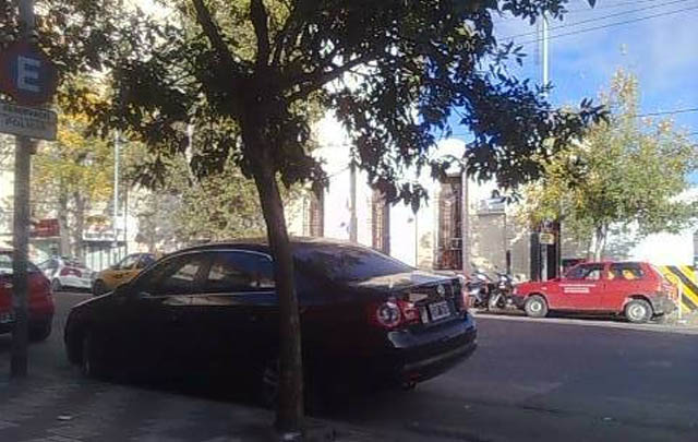 El flamante Volkswagen Vento que conduce Jorge Javier Bustos Fierro.