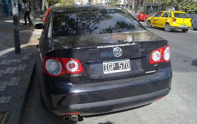 El flamante Volkswagen Vento que conduce Jorge Javier Bustos Fierro.