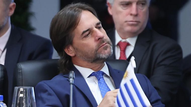 Lacalle Pou cuestionó a Milei por no estar presente en la cumbre del Mercosur.