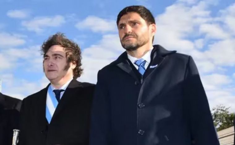 (Archivo). Tras firmar el Pacto de Mayo, Pullaro regresa rápido a Santa Fe. 