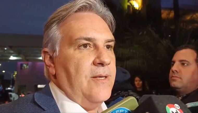 Llaryora, presente en Tucumán para la firma del Pacto de Mayo.