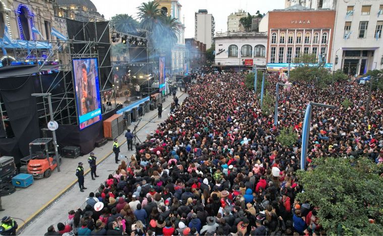 Una multitud en la celebración de la independencia. (Foto:Gobierno de Tucumán)