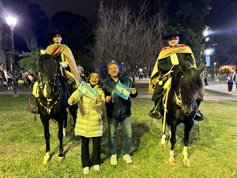 Operativo banderita de Cadena 3 en Tucumán por el 9 de Julio.