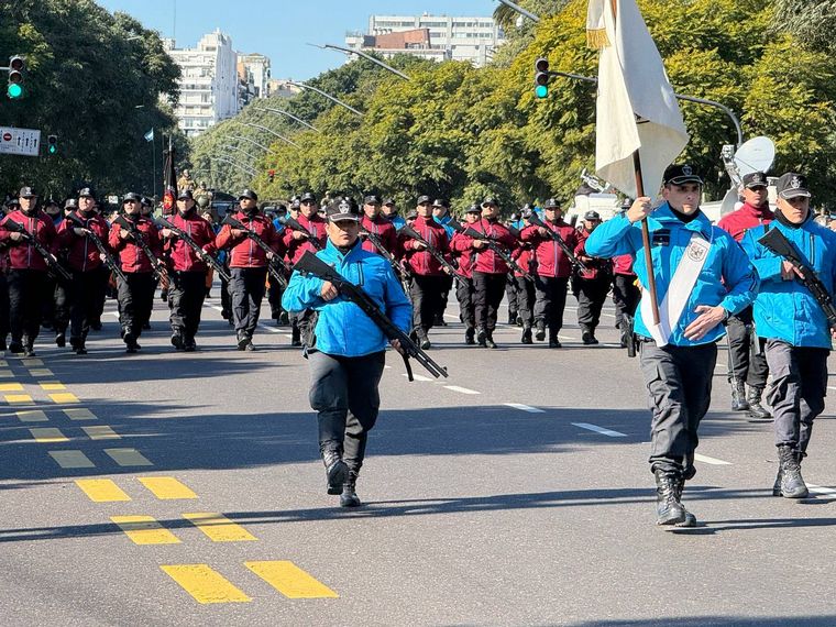 Milei asiste al desfile militar en el Día de la Independencia