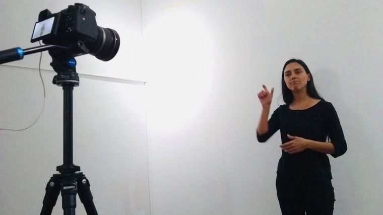 Micaela Oyola es intérprete de LSA