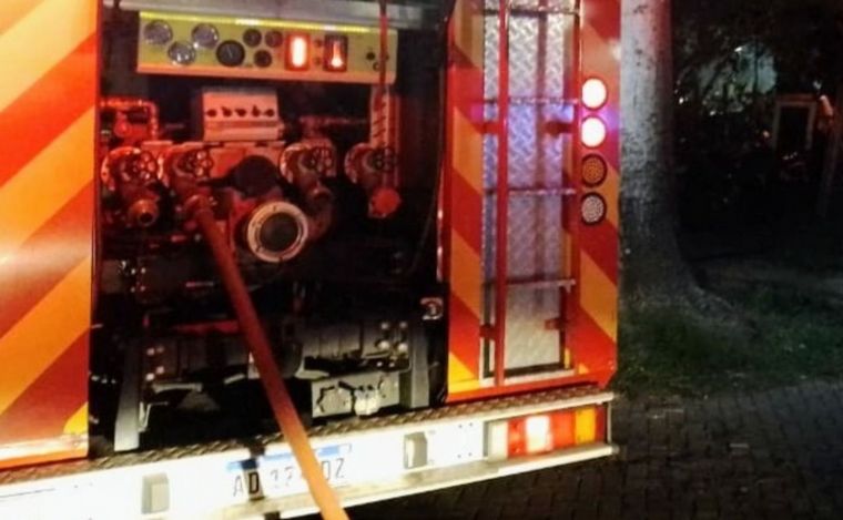 (Archivo) Bomberos en Rosario. 