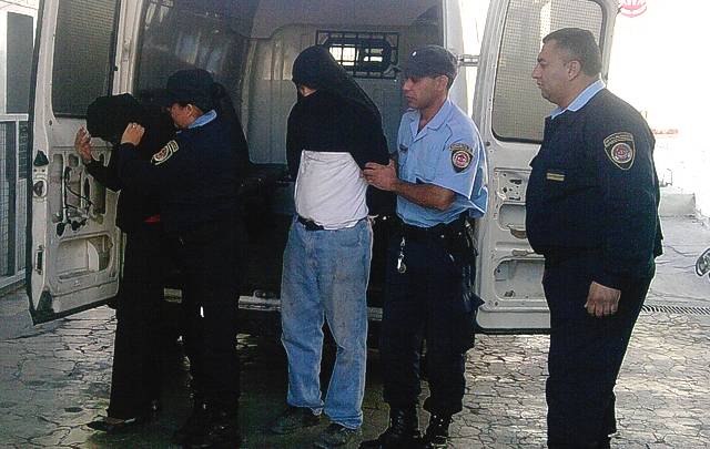 Los detenidos fueron trasladados esta mañana hasta la Jefatura de la Policía.