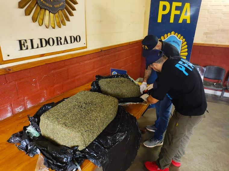 Secuestran más de 650 kilos de marihuana que era enviada en encomiendas. (PFA)
