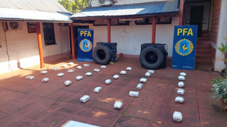 Secuestran más de 650 kilos de marihuana que era enviada en encomiendas. (PFA)