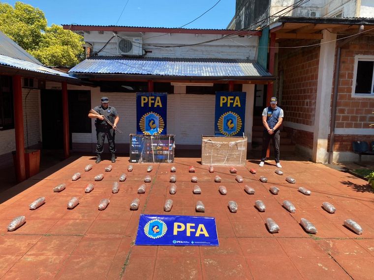 Secuestran más de 650 kilos de marihuana que era enviada en encomiendas. (PFA)