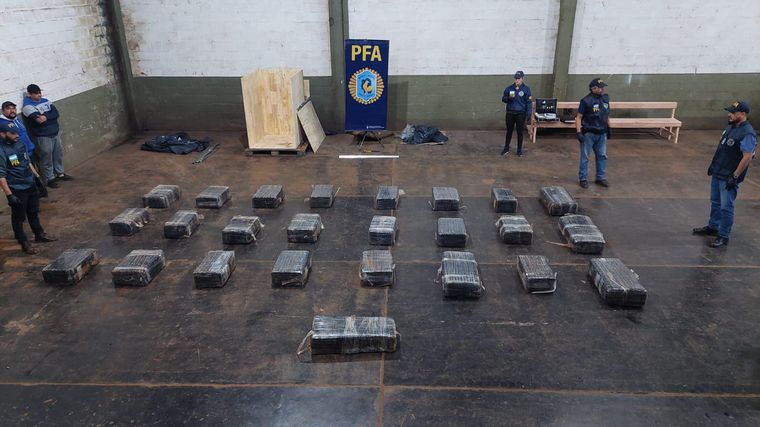 Secuestran más de 650 kilos de marihuana que era enviada en encomiendas. (PFA)