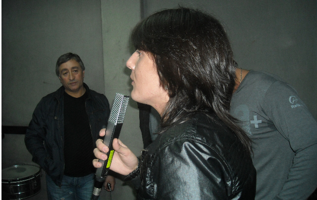 Los chicos de Trulala visitaron los estudios de Radio Popular