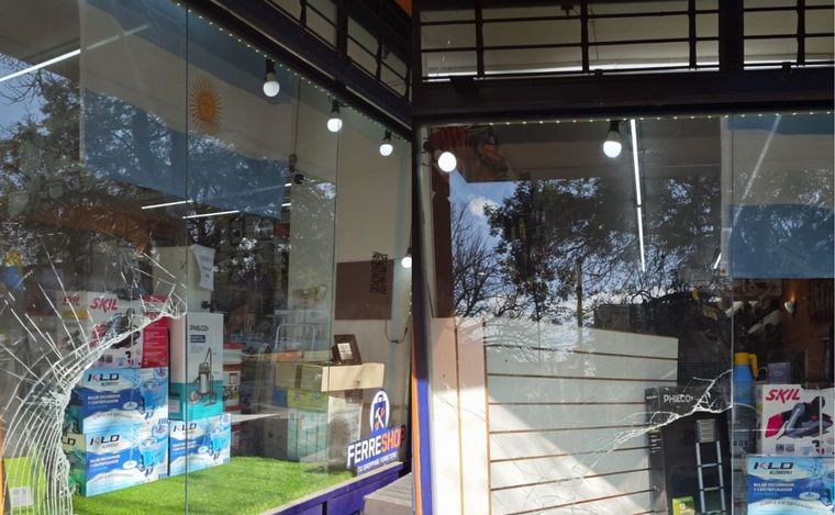 Le robaron por segunda vez en 15 días en su ferretería: 