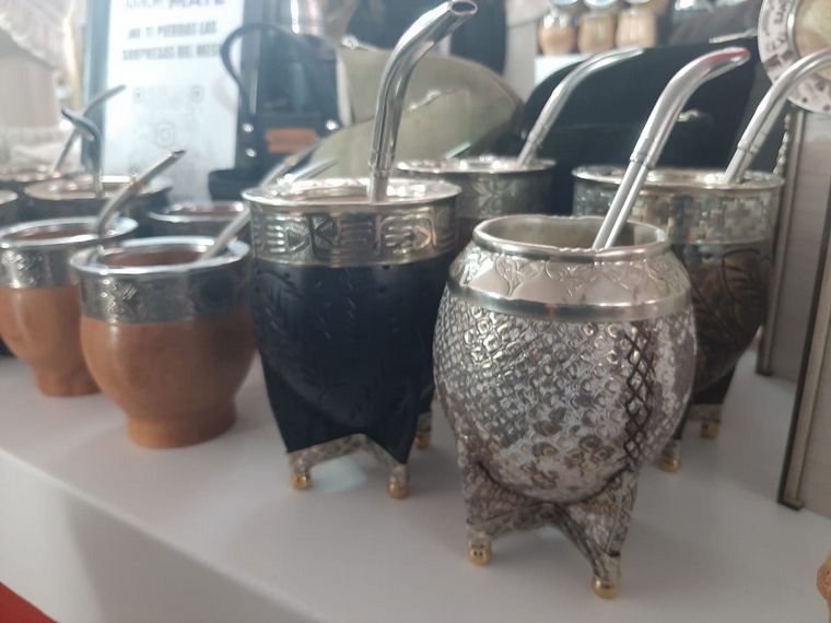 El stand de Santiago del Estero: música en vivo y productos artesanales únicos