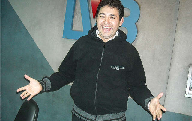 Raúl Monti luce los camperones de Nacho Prada y Daniel Campos