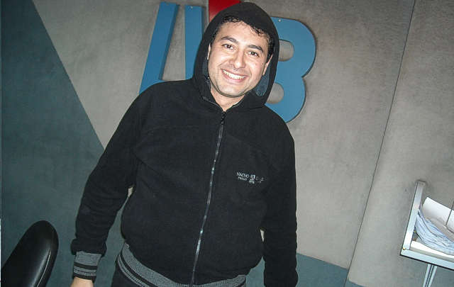 Raúl Monti luce los camperones de Nacho Prada y Daniel Campos