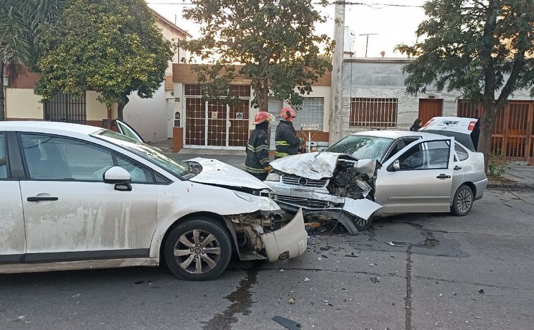 El choque ocurrió en calle Avellaneda. (Foto: Federico Borello/Cadena 3)