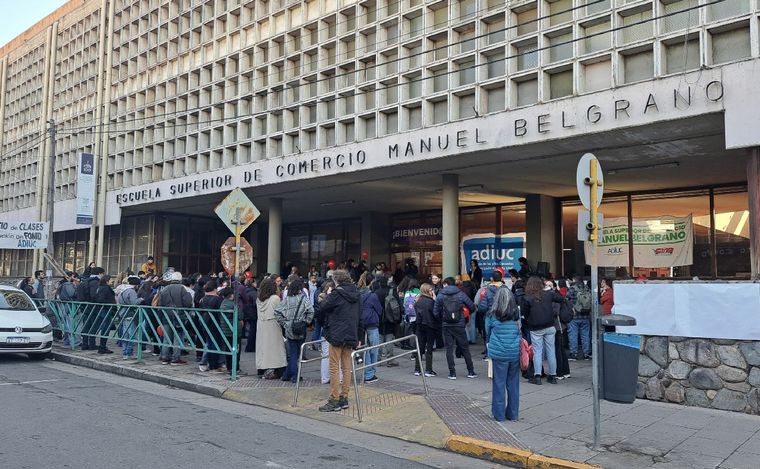 Sin clases en el Colegio Universitario Manuel Belgrano. (Federico Borello/Cadena 3)